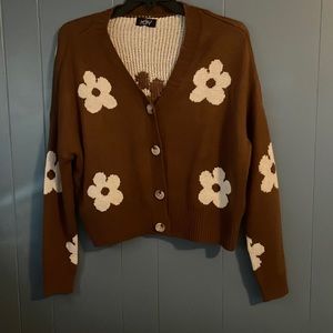 Just Polly Medium flower button up sweater